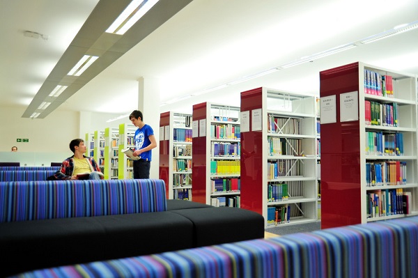 thư viện trường Cardiff University International Study Centre